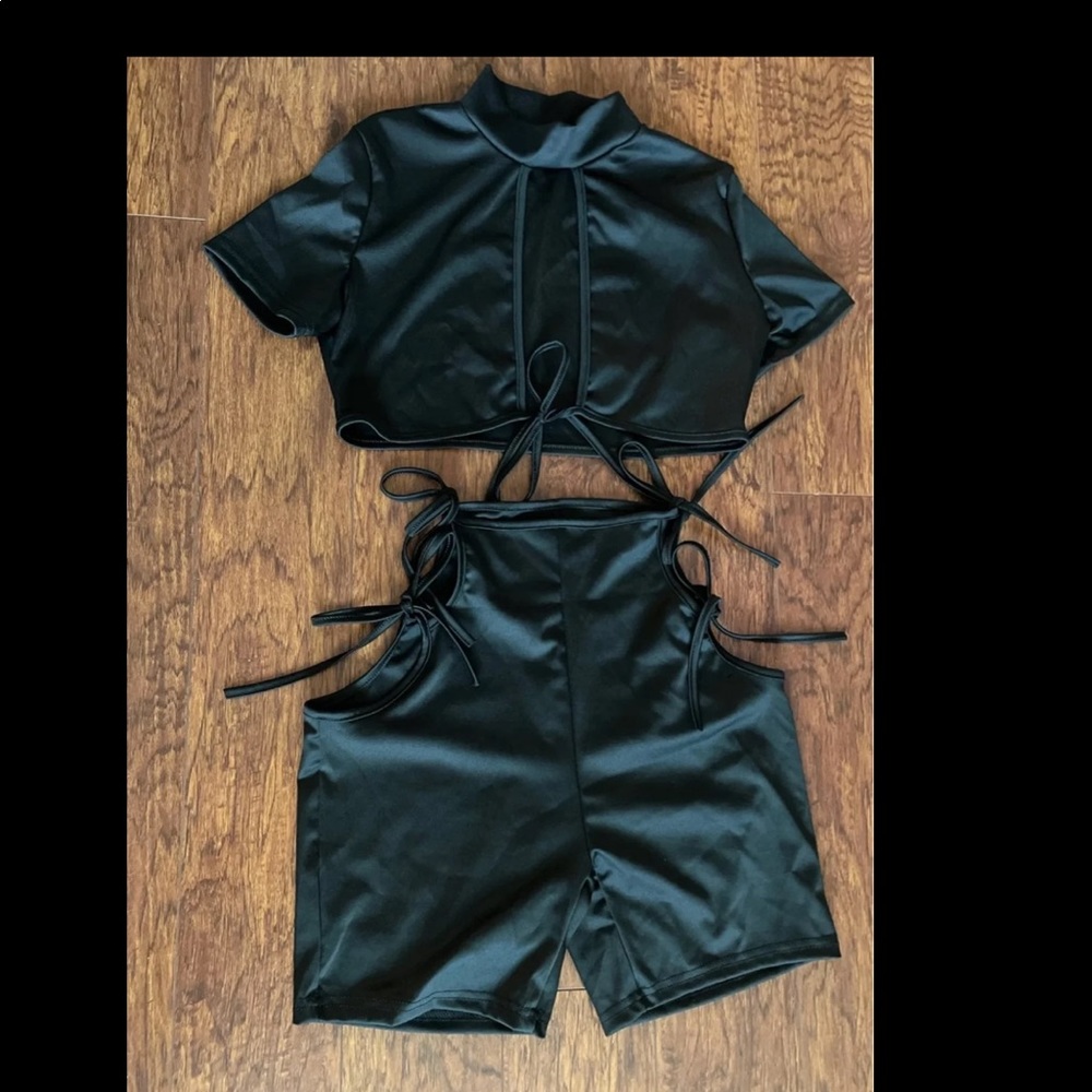Short set/sm - Picture 2 of 6